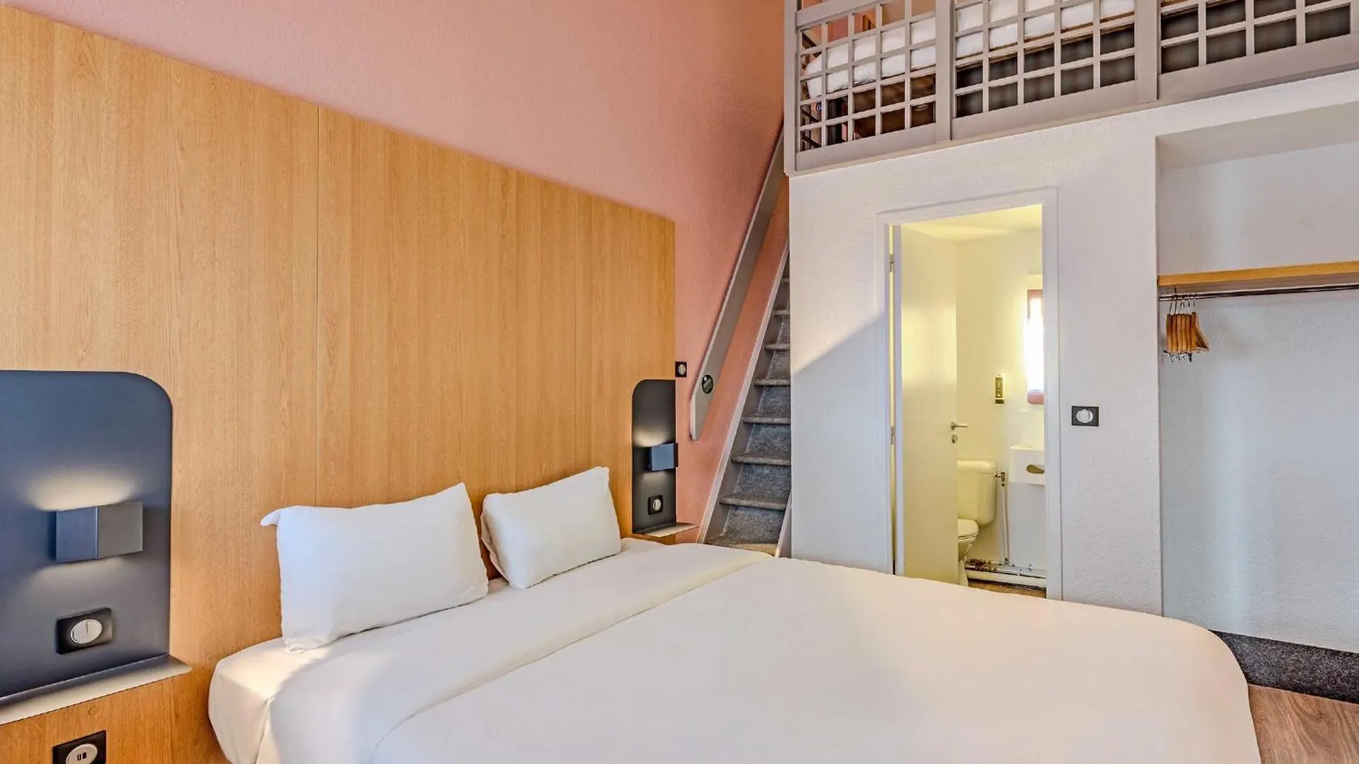 B&B Hotel Brest Kergaradec Aeroport グエヌー