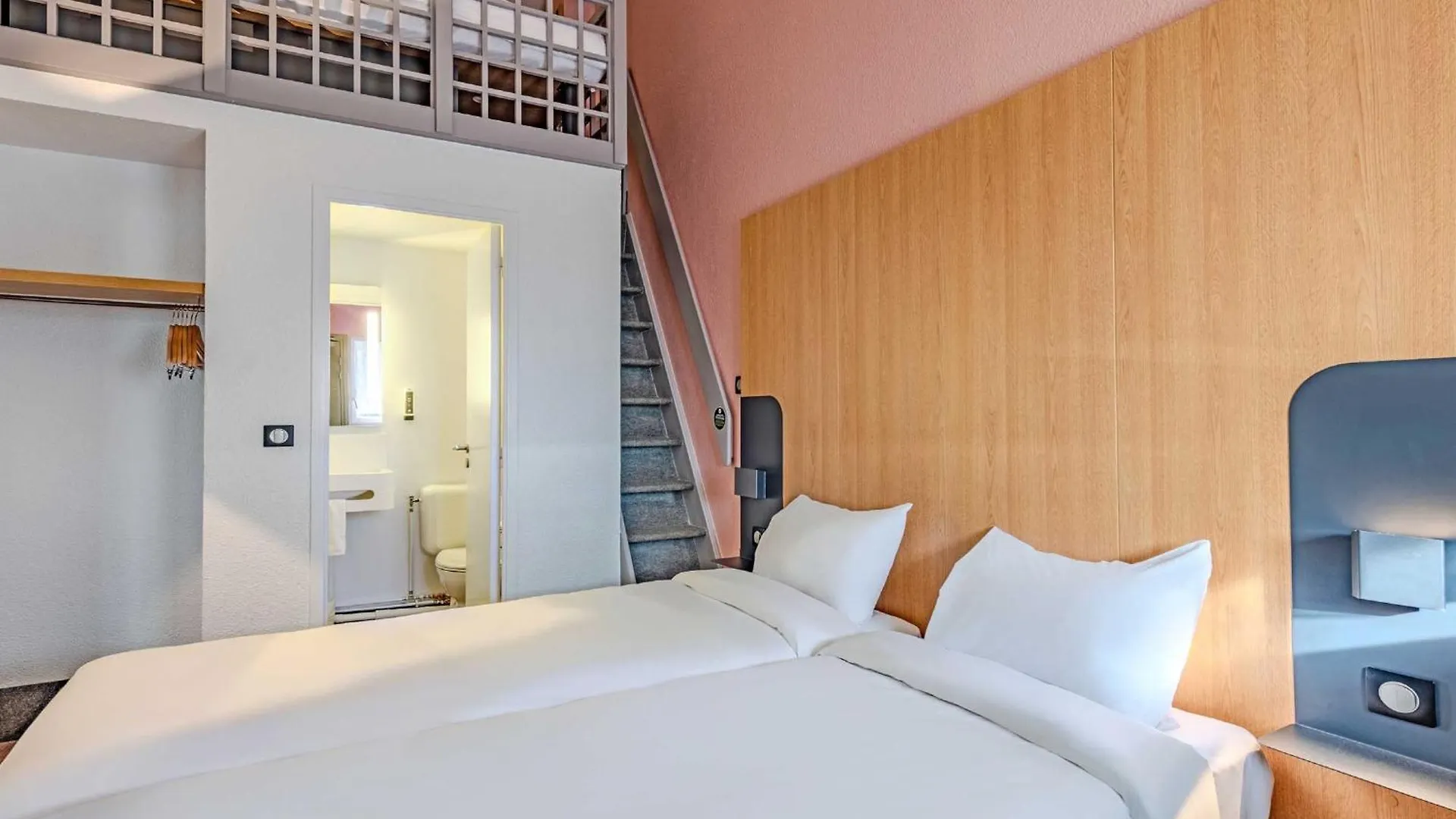 B&B Hotel Brest Kergaradec Aeroport 구어스노 2*,  프랑스