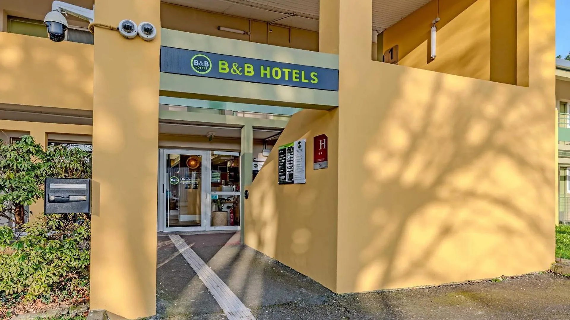 B&B Hotel Brest Kergaradec Aeroport Gouesnou 2*,